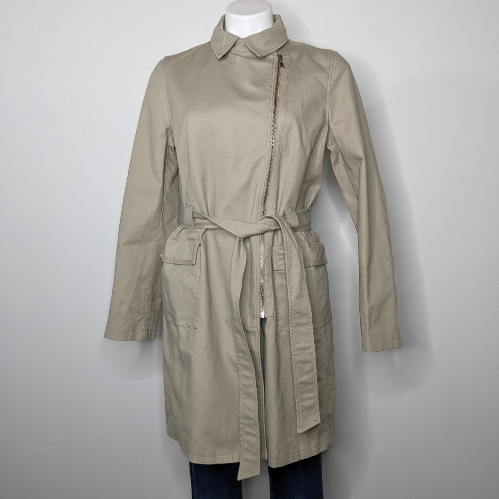 Tahari tan belted trench coat M